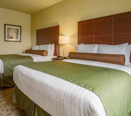 Cobblestone Hotel & Suites - Hutchinson