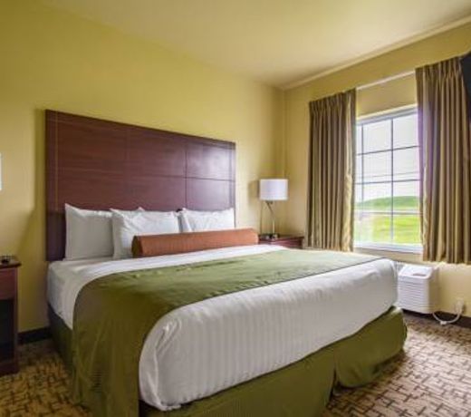 Cobblestone Hotel & Suites - Hutchinson