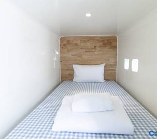 City Poshtel