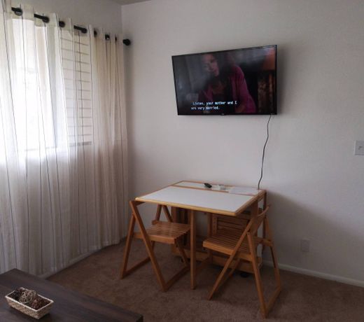 * Private Unit, Beautiful Views, Free Parking *