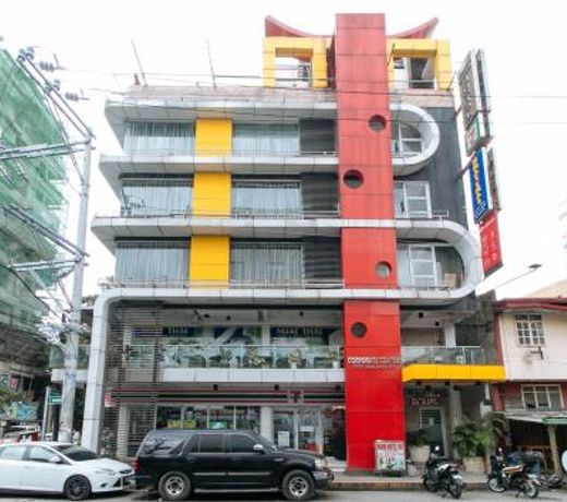 RedDoorz near Bambang Station