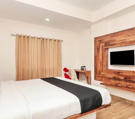 Capital O 24450 Hotel Surabhi