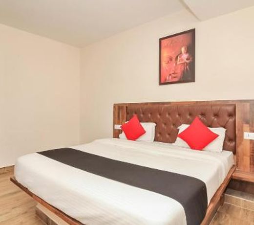 Capital O 24450 Hotel Surabhi