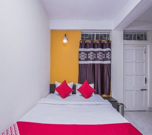 OYO 16152 Home Away Home