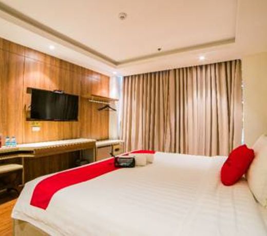 RedDoorz Premium @ South Triangle Quezon City