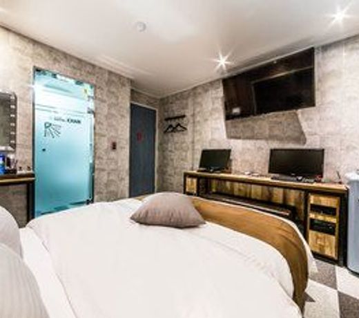 DESIGN HOTEL KHAN