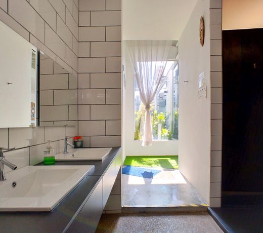 Beds In Garden Hostel