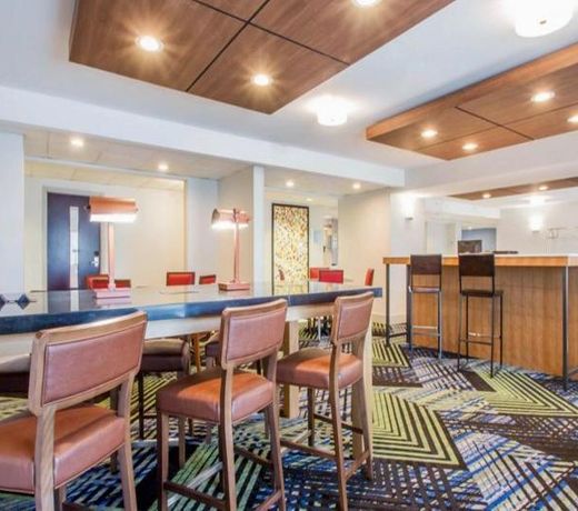 Express Inn & Suites