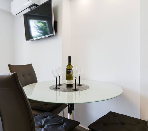 Reza Luxury Apartment