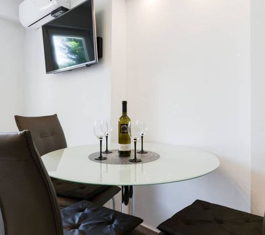 Reza Luxury Apartment