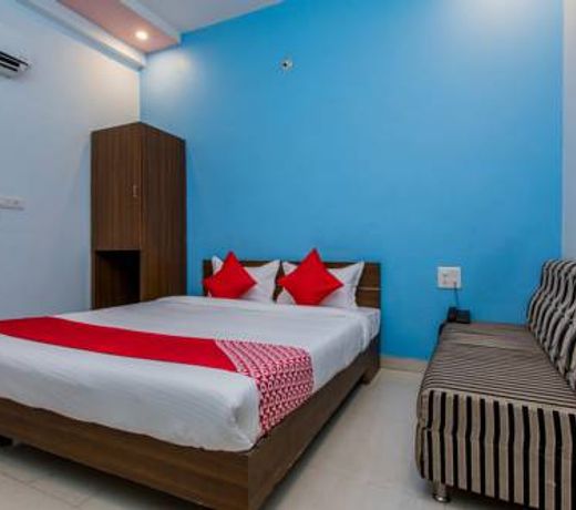 OYO 15569 Hotel Manorama Palace
