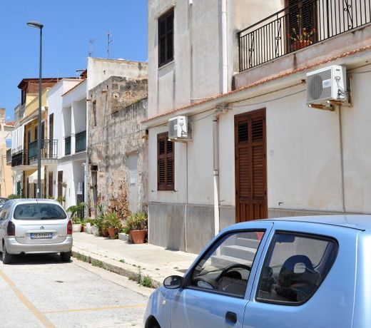 Casa Lisa a due passi dal mare con ampio giardino