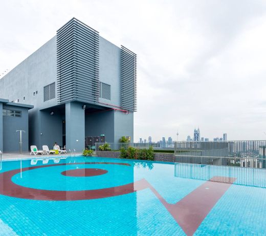 2 BR | 7 MINUTES TO KLCC | Kids Games & Movies
