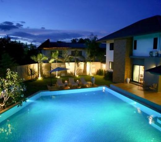 Moin 1617 Poolside Villa