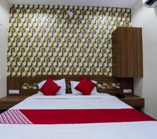 OYO 16163 Hotel Shri Hari