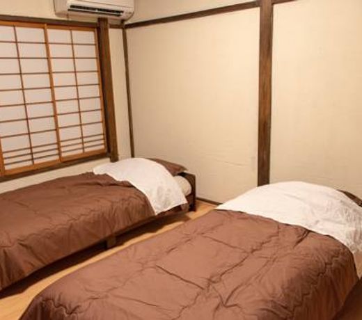 HOSTEL perch