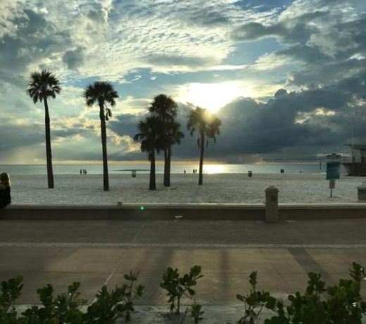 PROMOTION!- 2bd condo , 4mi to Clearwater Beach