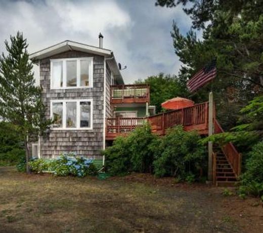 Fernglen Forested Beach Retreat