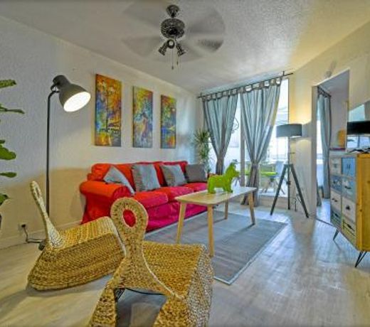 T2 cosy de 41m2 Ã  400 m de la plage, residence avec piscine.