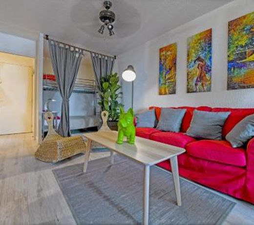 T2 cosy de 41m2 Ã  400 m de la plage, residence avec piscine.
