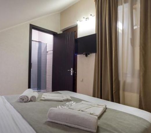 9 Rooms