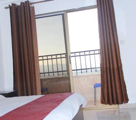 Weekend Hotel