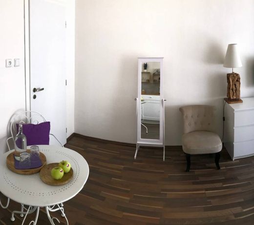 Romantic Apartment across St. Martin's Cathedral