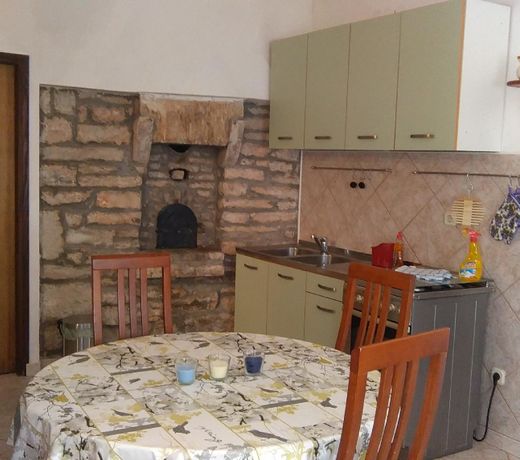 House for families and pets welcome
