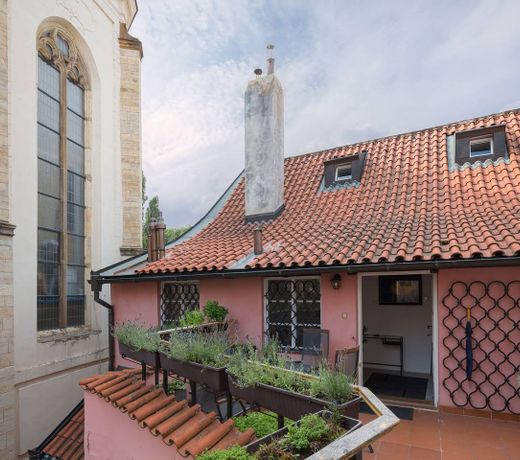 Monastery gallery apartment with garden and parking