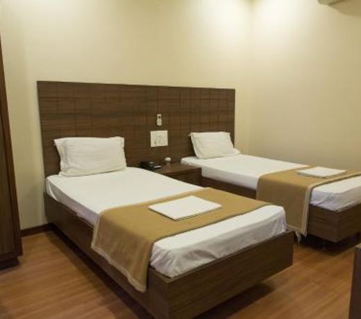 JK Rooms 137 Majestic Annexe - Opp Airport