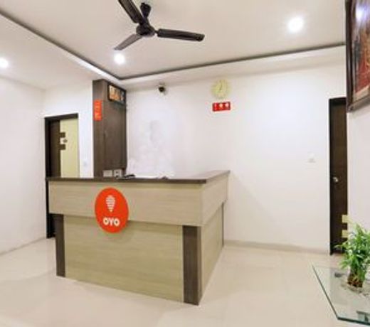 OYO 10507 Hotel Platinum