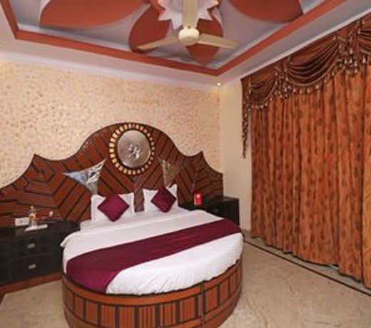 OYO 11603 President Inn