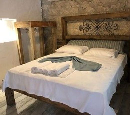Livan Hotel Deluxe