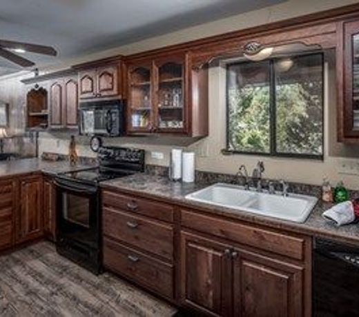 Bear Crossing - Three Bedroom Cabin