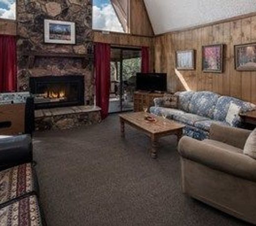 Bear Crossing - Three Bedroom Cabin
