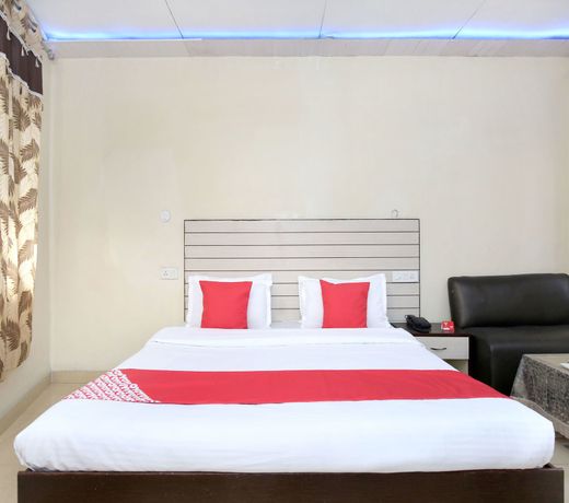 OYO 11595 Hotel Roxy