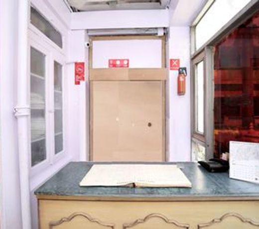 OYO 11595 Hotel Roxy