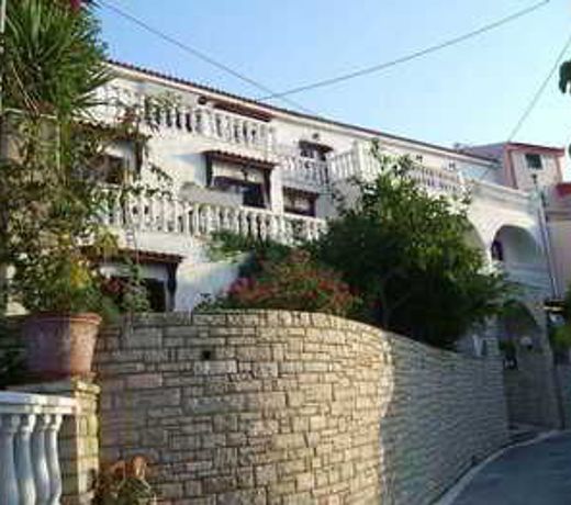 Anthemis Rooms