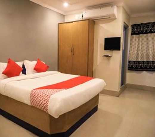 OYO 15752 KBR Residency