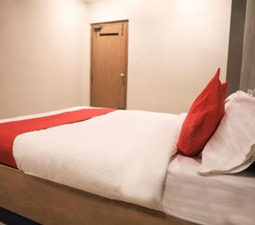 OYO 15752 KBR Residency