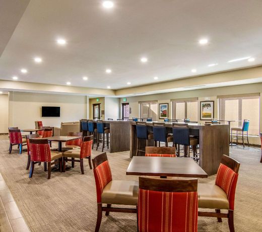 Comfort Suites