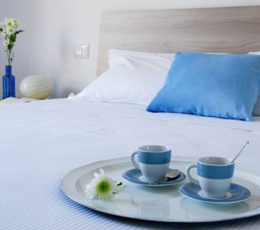 Altido Como Modern Flat