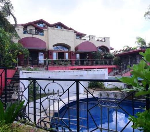 Ang Tahanan Ni Aling Meding Hotel And Restaurant