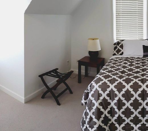 Applause Guest House