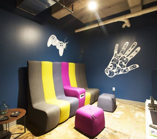 Downtown Lofts With Free Valet & Concierge