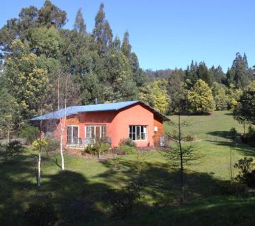 Whispering Spirit Holiday Cottages & Mini Ponies