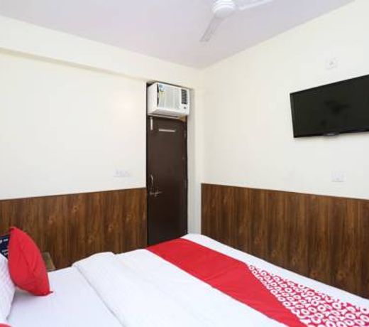 OYO 15994 Hotel Bullet Inn & Lounge