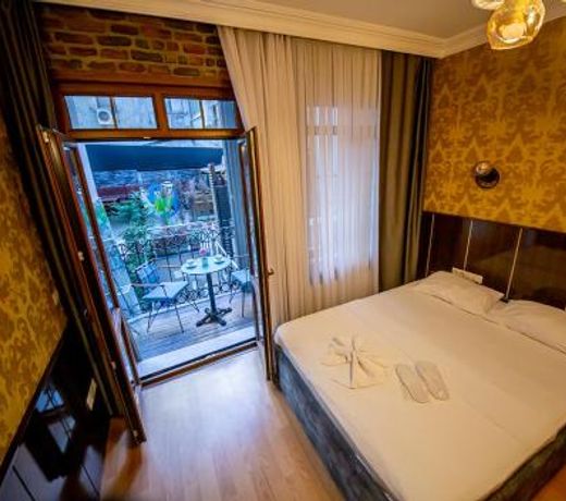 Royal Palace Hotel