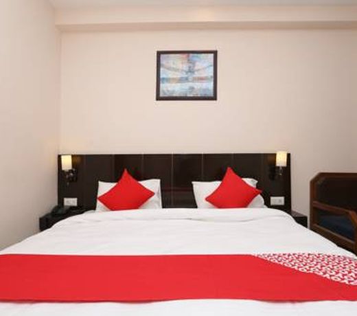 OYO 14390 Hotel Samrat