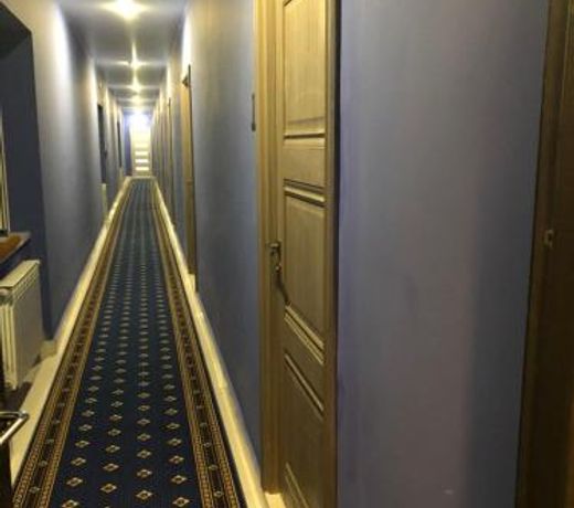 Hotel 6